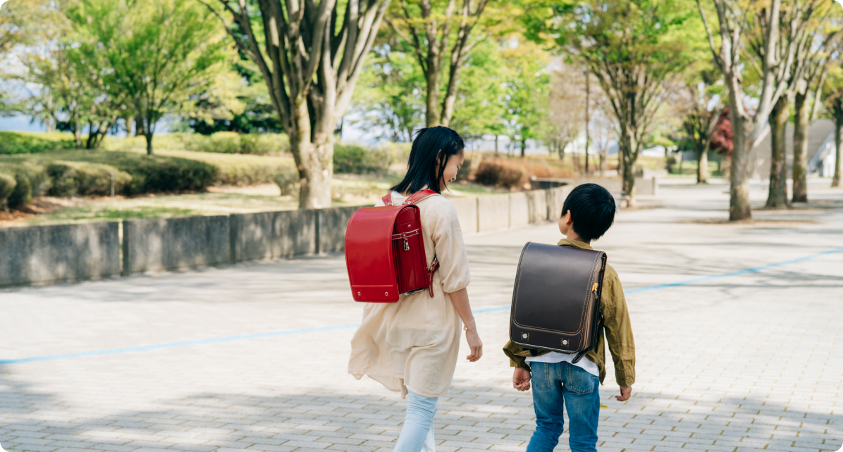 下校する子ども